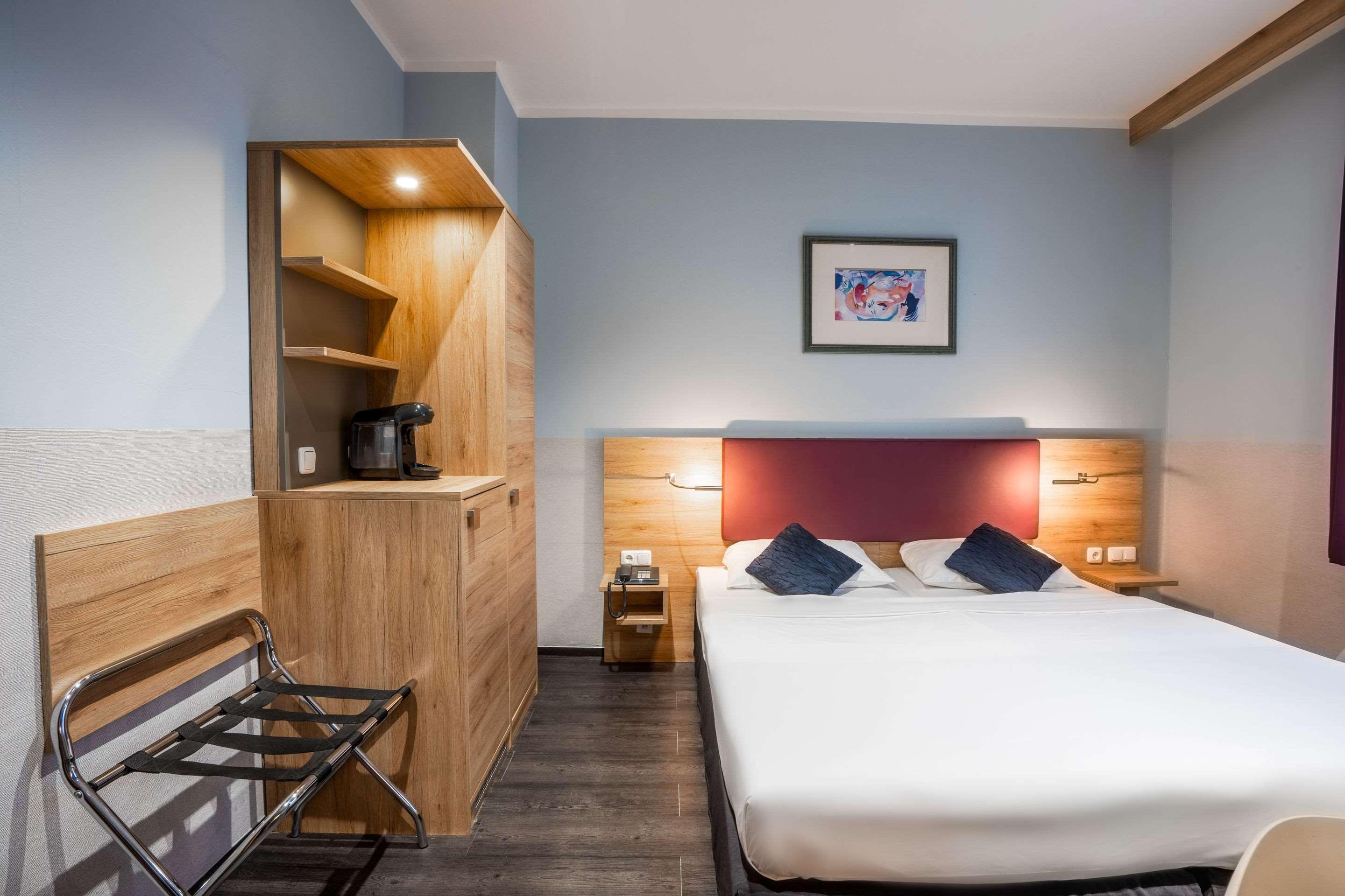 Comfort Frankfurt Station 3*